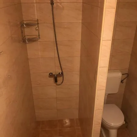 Agi Fogado *