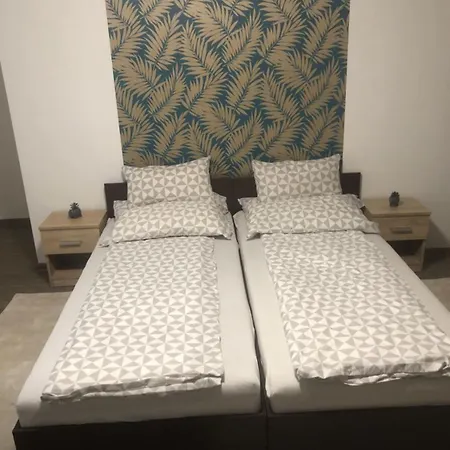 Agi Fogado Apartment Kisujszallas